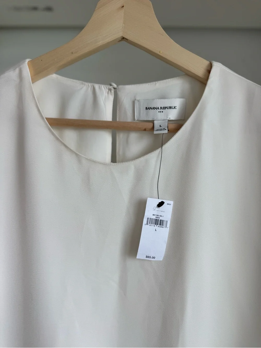 Banana Republic chic cream